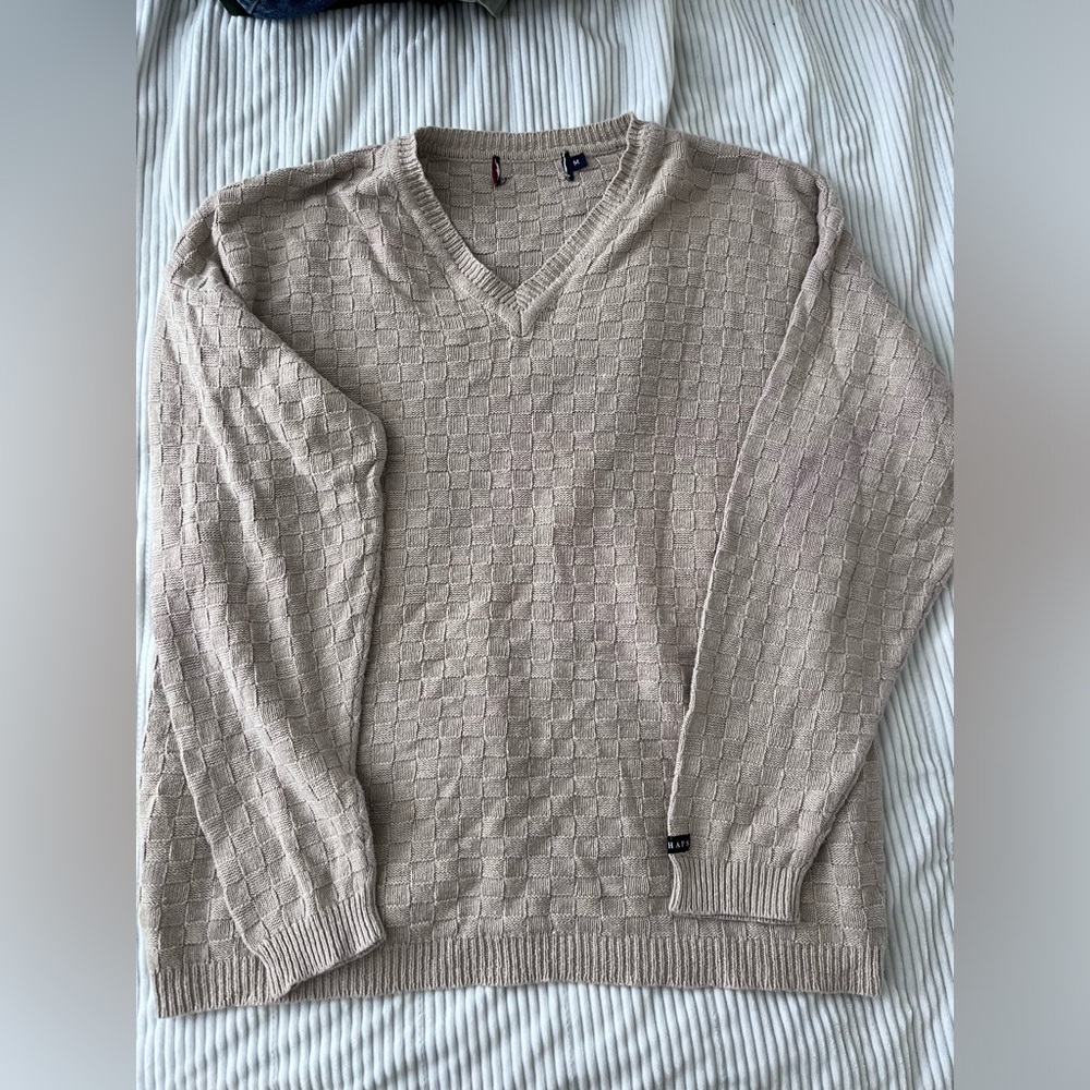 Square pattern sweater